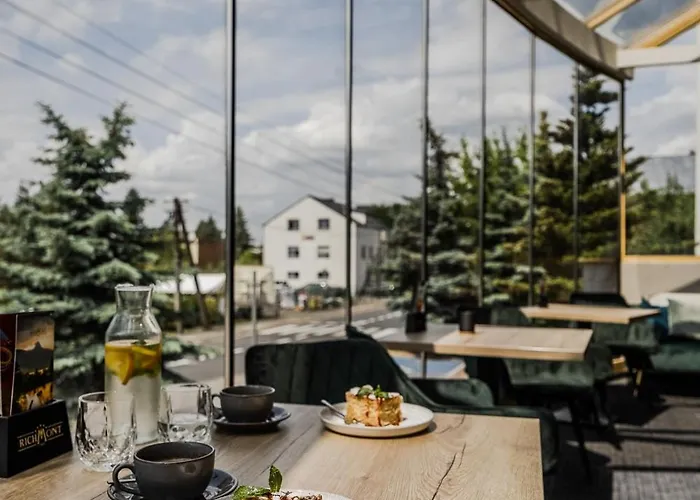 Caro فندق بوزنان